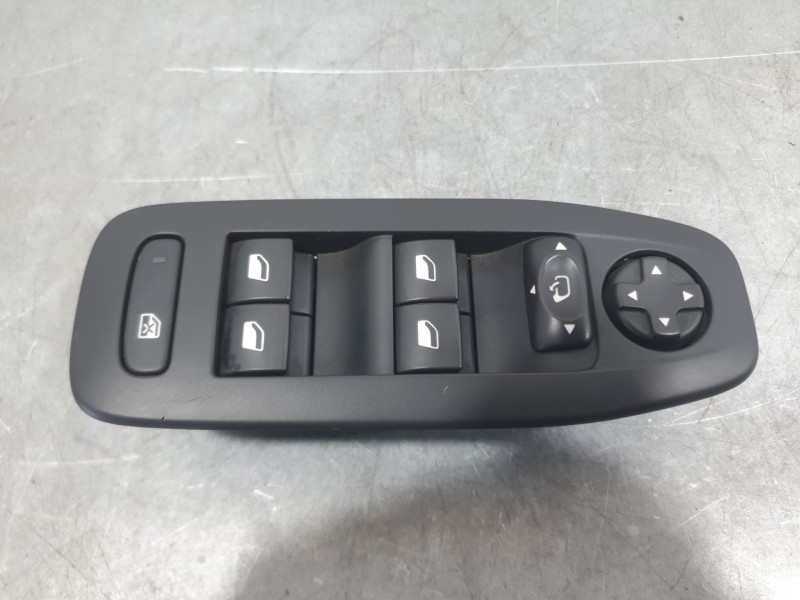 Recambio de mando elevalunas delantero izquierdo para peugeot 208 i (ca_, cc_) 1.2 vti 82 referencia OEM IAM 96749624ZD C/MANDO 