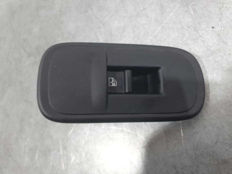 Recambio de mando elevalunas delantero derecho para fiat 500 e icon referencia OEM IAM 7357249120  