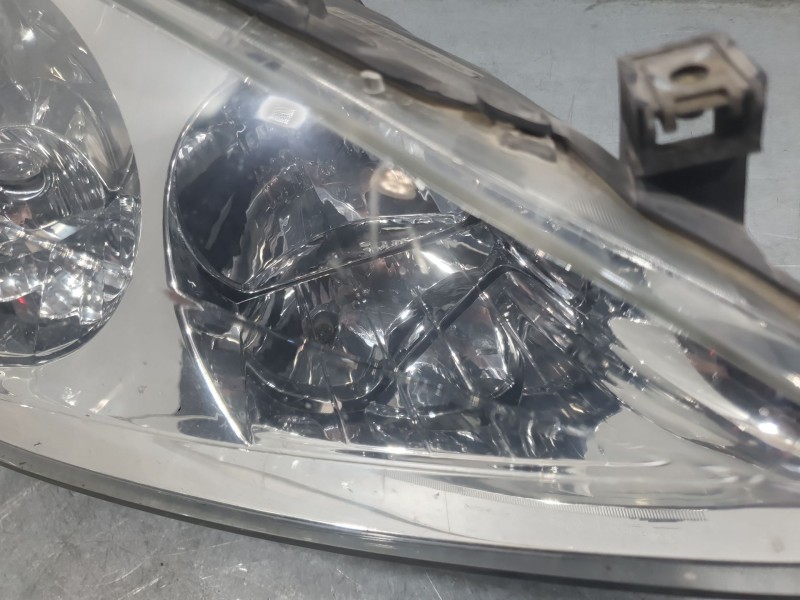 Recambio de faro derecho para peugeot 307 sw (3h) 2.0 hdi 110 referencia OEM IAM 9641615280 89309121 VALEO