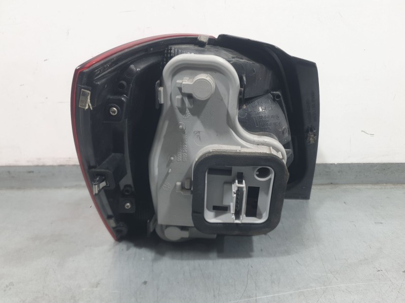 Recambio de piloto trasero derecho para volkswagen polo v (6r1, 6c1) 1.4 (6r1) referencia OEM IAM 6R0945112B 6R0945112C 