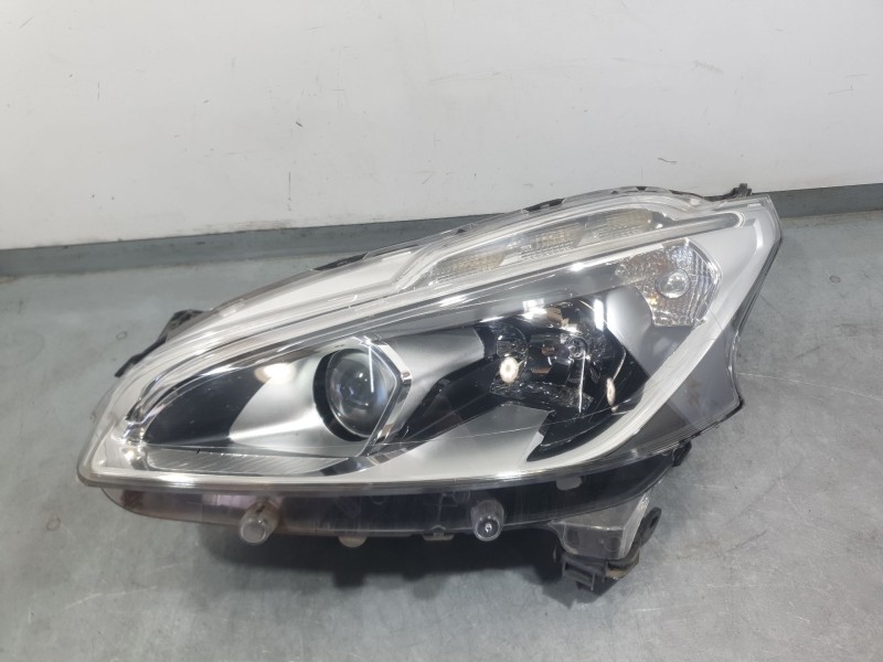 Recambio de faro izquierdo para peugeot 208 i (ca_, cc_) 1.2 vti 82 referencia OEM IAM 9810805780 90047883 VALEO
