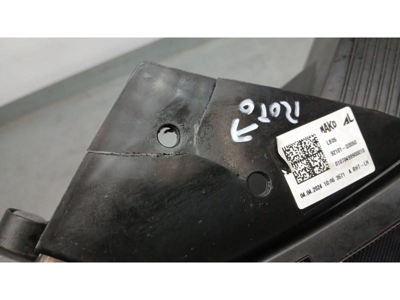 Recambio de faro izquierdo para hyundai i20 iii (bc3, bi3) 1.2 referencia OEM IAM 92101Q0050 PATA ROTA 92101Q0050