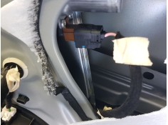 ELEVALUNAS TRASERO DERECHO 827200424R ELECTRICO