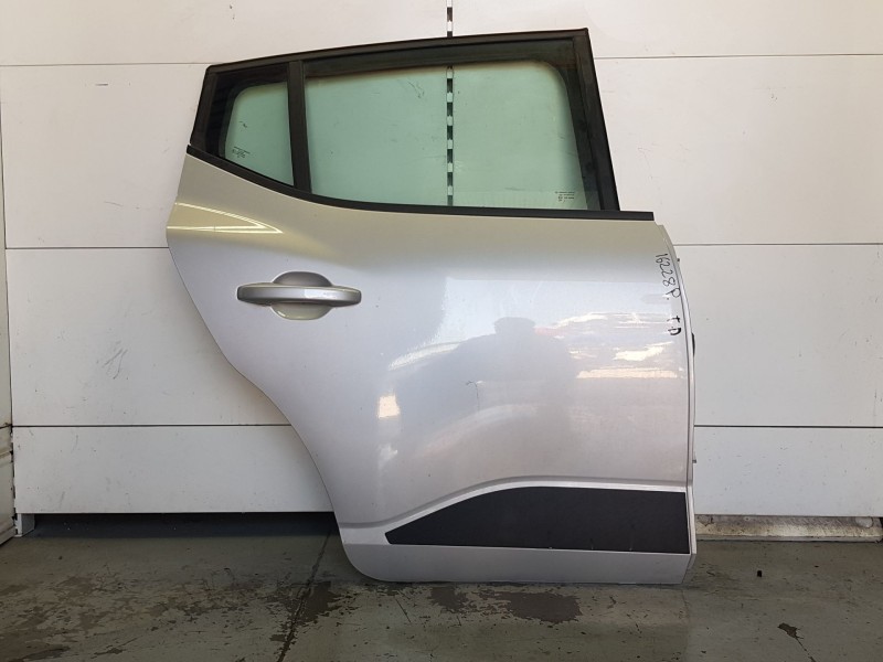 Recambio de puerta trasera derecha para dacia sandero stepway essential referencia OEM IAM   