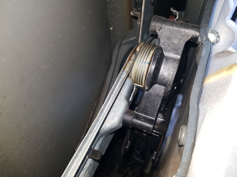 Recambio de elevalunas trasero derecho para peugeot 208 i (ca_, cc_) 1.2 vti 82 referencia OEM IAM 9816402280  