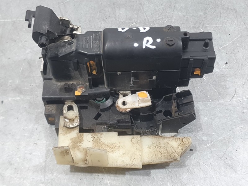 Recambio de cerradura puerta delantera derecha para dacia duster (hs_) 1.5 dci referencia OEM IAM 8200735224  