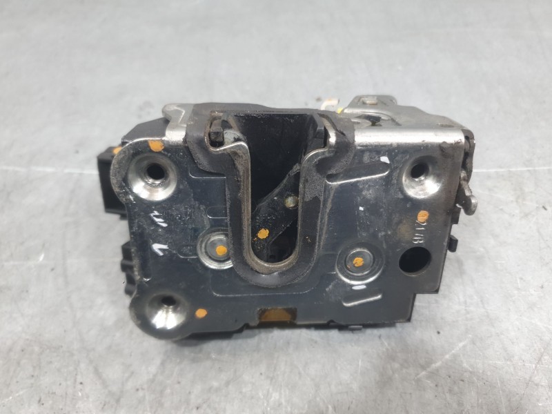 Recambio de cerradura puerta trasera derecha para dacia duster (hs_) 1.5 dci referencia OEM IAM 825029556R  