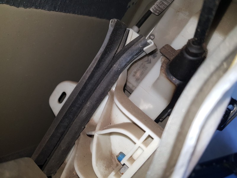 Recambio de cerradura puerta delantera derecha para peugeot 208 i (ca_, cc_) 1.2 vti 82 referencia OEM IAM 9812500780  