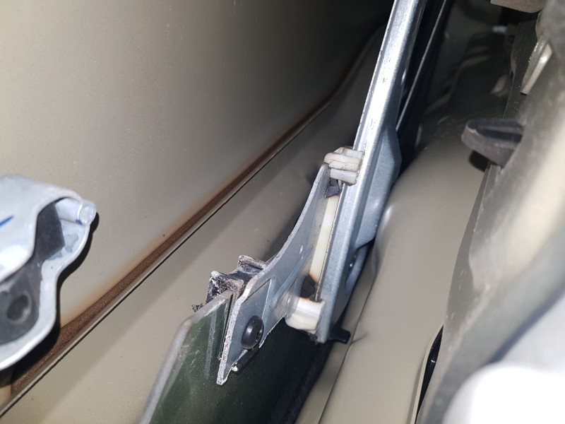 Recambio de elevalunas delantero derecho para peugeot 208 i (ca_, cc_) 1.2 vti 82 referencia OEM IAM 9816402080  