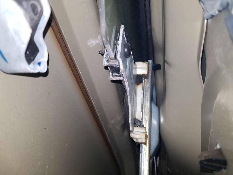 Recambio de elevalunas delantero izquierdo para peugeot 208 i (ca_, cc_) 1.2 vti 82 referencia OEM IAM 9816402180  