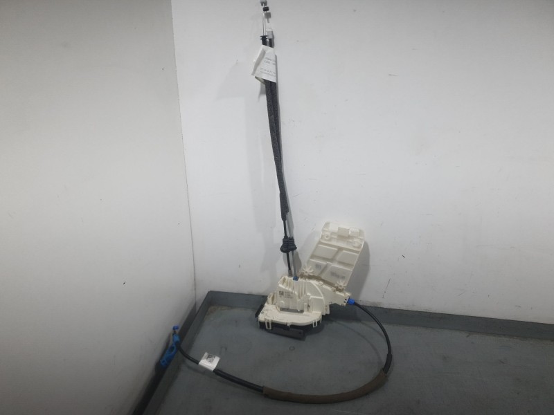 Recambio de cerradura puerta delantera derecha para jeep compass ii busines 4x2 referencia OEM IAM 52139900  