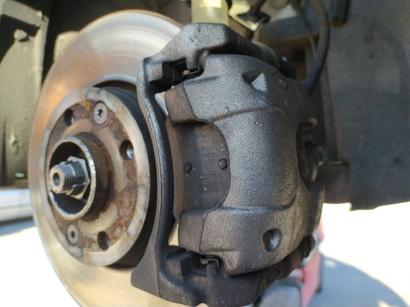 Recambio de pinza freno delantera derecha para nissan micra v (k14) 1.0 ig-t 100 referencia OEM IAM 410015FW1A  