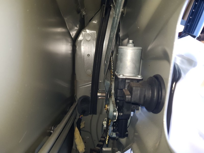 Recambio de elevalunas trasero izquierdo para nissan micra v (k14) 1.0 ig-t 100 referencia OEM IAM 827215FA6A  