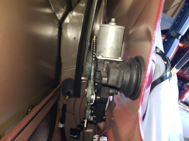 Recambio de elevalunas trasero izquierdo para nissan micra v (k14) 1.0 ig-t 100 referencia OEM IAM 827215FA6A  