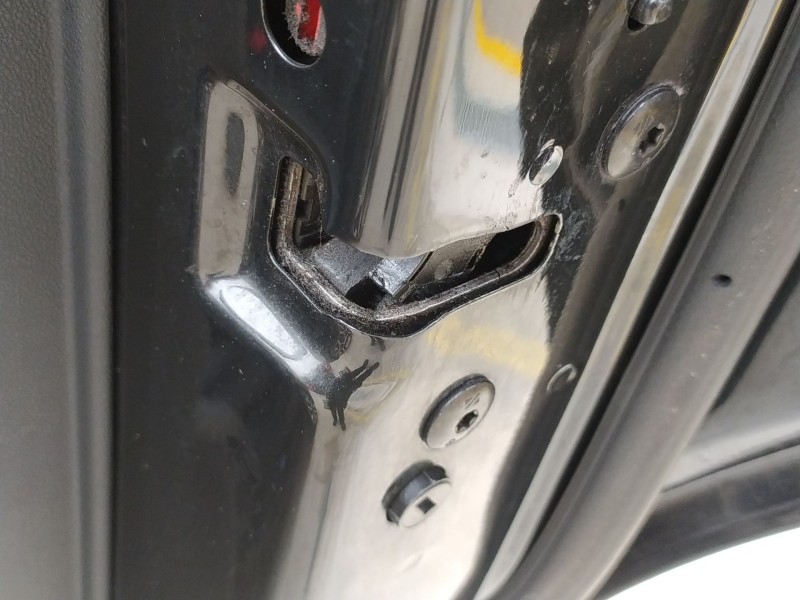 Recambio de cerradura puerta trasera derecha para citroën c4 cactus 1.5 bluehdi 100 referencia OEM IAM 9819038880  