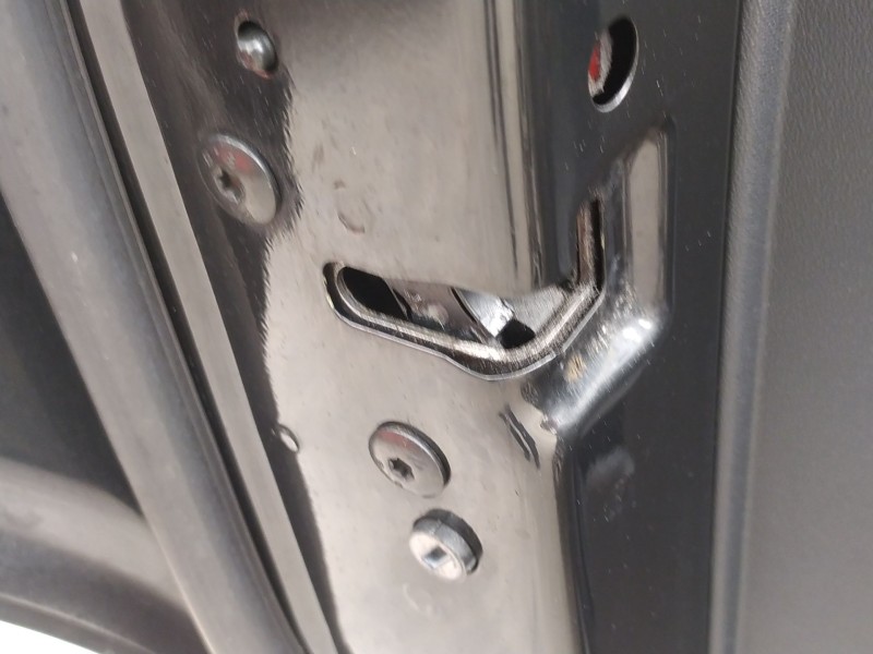 Recambio de cerradura puerta trasera izquierda para citroën c4 cactus 1.5 bluehdi 100 referencia OEM IAM 9819038980  