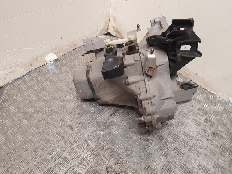 Recambio de caja cambios para peugeot 208 i (ca_, cc_) 1.2 vti 82 referencia OEM IAM 20A701 9810688480 1152667