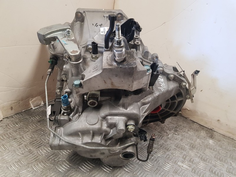 Recambio de caja cambios para nissan x-trail iii (t32_, t32r, t32rr) 1.6 dci (t32) referencia OEM IAM 320104BR1D 6 VELOCIDADES 