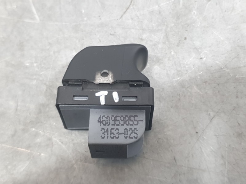 Recambio de mando elevalunas trasero izquierdo para audi a1 sportback (8xa, 8xf) 1.6 tdi referencia OEM IAM 4G0959855  