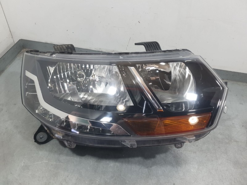 Recambio de faro derecho para mahindra kuv 100 nxt 1.2 vvt referencia OEM IAM 1701AAA08231N DL026G 