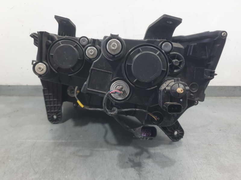 Recambio de faro derecho para mahindra kuv 100 nxt 1.2 vvt referencia OEM IAM 1701AAA08231N DL026G 