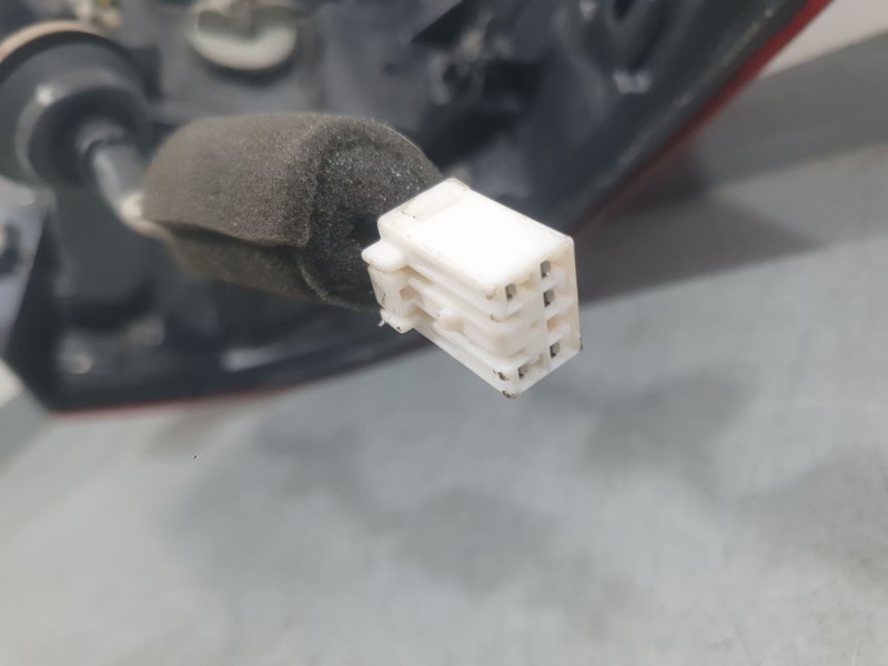 Recambio de piloto trasero izquierdo exterior para kia rio iii (ub) 1.2 cvvt referencia OEM IAM 924011W2  