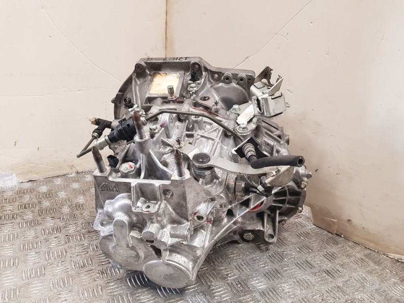 Recambio de caja cambios para mitsubishi asx (ga_w_) 1.6 di-d referencia OEM IAM 2500A101 6VELOCIDADES 