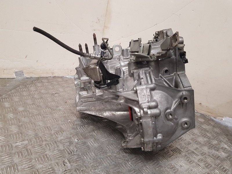 Recambio de caja cambios para mitsubishi asx (ga_w_) 1.6 di-d referencia OEM IAM 2500A101 6VELOCIDADES 