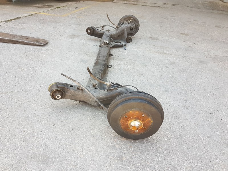 Recambio de puente trasero para nissan micra v (k14) 1.0 ig-t 100 referencia OEM IAM 555015FA3A TAMBOR C/ABS Y 4 TORNILLOS 