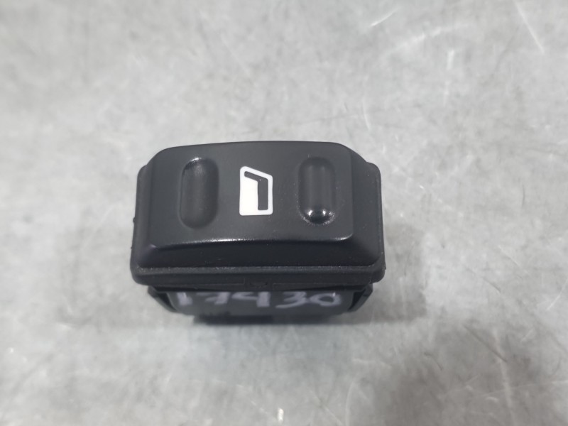 Recambio de mando elevalunas delantero derecho para citroën xsara picasso (n68) 1.6 referencia OEM IAM 6552TA 22681 