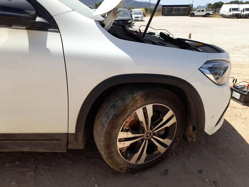 Recambio de aleta delantera derecha para mercedes-benz gla (h247) gla 200 d (247.712) referencia OEM IAM A2478811200  