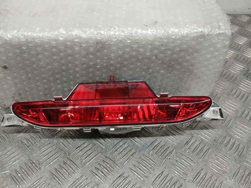 Recambio de piloto trasero central para peugeot 208 style referencia OEM IAM 9674308980  ANTINIEBLAS PARAGOLPES