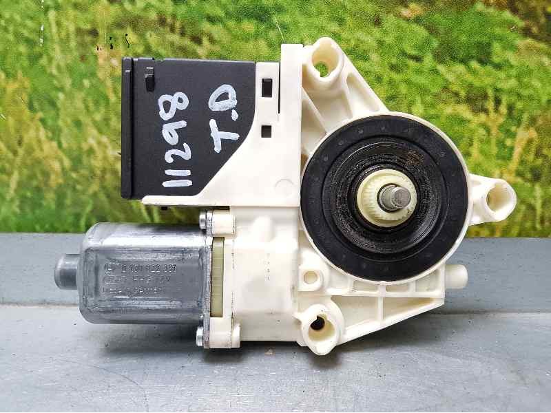 Recambio de motor elevalunas trasero derecho para renault megane iii berlina 5 p business referencia OEM IAM 827306548R 96636320