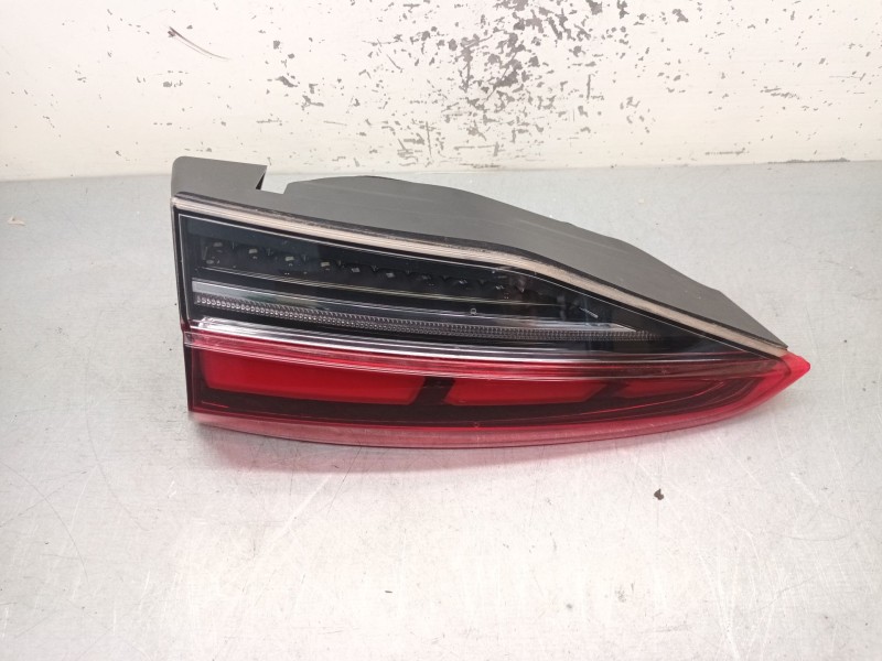 Recambio de piloto trasero derecho interior para skoda octavia iv (nx3, nn3, pv3) 1.5 tsi referencia OEM IAM 5E6945308D  