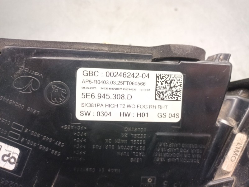 Recambio de piloto trasero derecho interior para skoda octavia iv (nx3, nn3, pv3) 1.5 tsi referencia OEM IAM 5E6945308D  