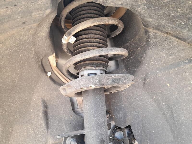 Recambio de amortiguador delantero izquierdo para mercedes-benz gla (h247) gla 200 d (247.712) referencia OEM IAM A2473234500  