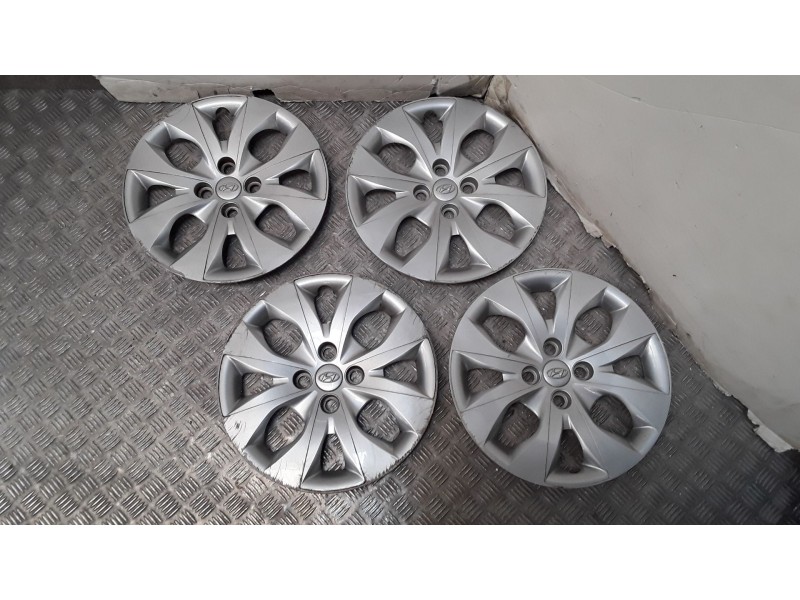 Recambio de juego tapacubos para hyundai i20 ii (gb, ib) 1.2 referencia OEM IAM 15´´ -- 4 TORN HYUNDAI ROZADA