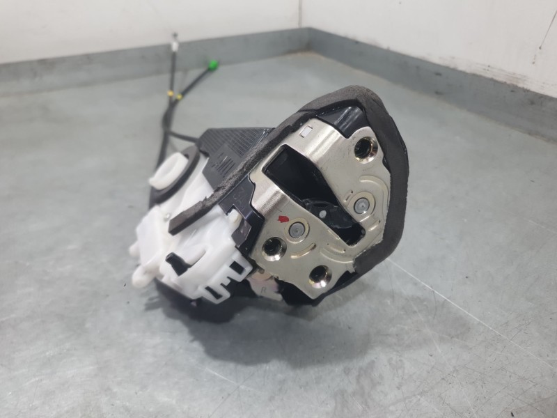 Recambio de cerradura puerta trasera derecha para toyota yaris (_p13_) 1.0 (ksp130) referencia OEM IAM 690500D310  