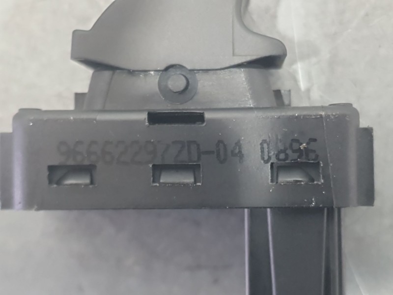 Recambio de mando elevalunas trasero derecho para peugeot 5008 (0u_, 0e_) 1.6 bluehdi 120 referencia OEM IAM 96662297ZD  