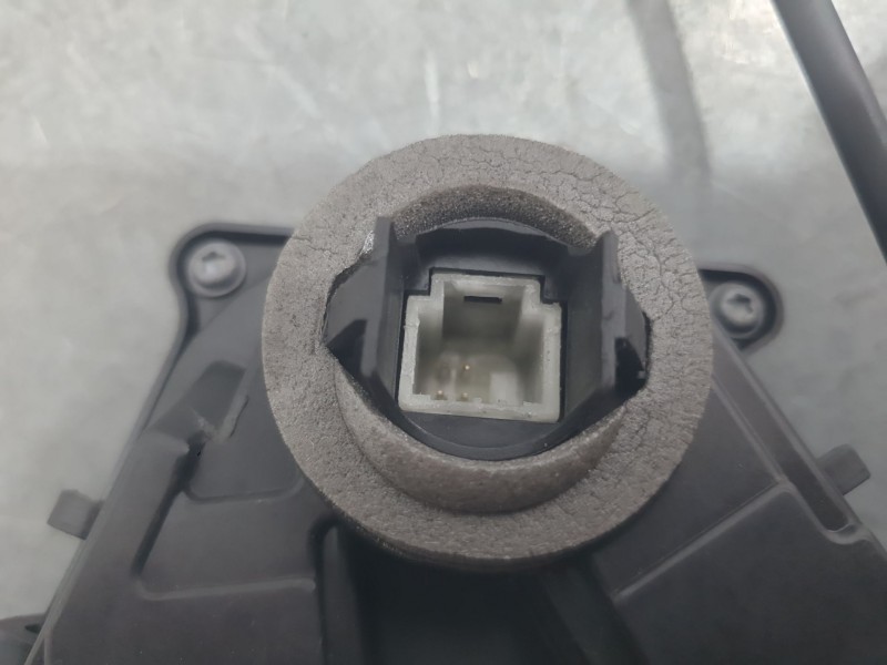 Recambio de cerradura puerta delantera izquierda para renault captur ii (hf_) tce 140 (hfn0) referencia OEM IAM 805034935R  4 PI