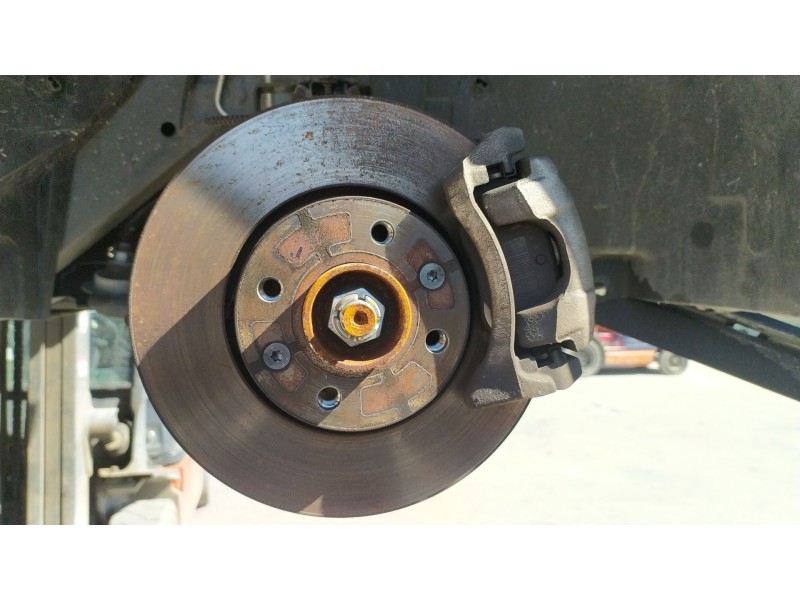 Recambio de mangueta delantera derecha para dacia sandero iii 1.0 tce 90 referencia OEM IAM 400146417R  