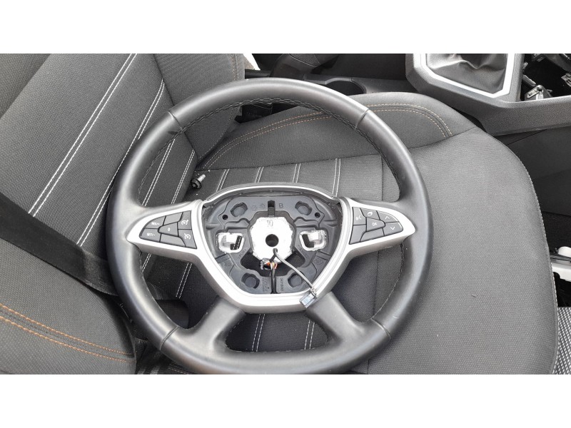 Recambio de volante para dacia sandero iii 1.0 tce 90 referencia OEM IAM 484007828R  
