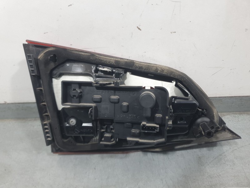 Recambio de piloto trasero derecho interior para opel astra k sports tourer (b16) 1.6 cdti (35) referencia OEM IAM 39077381 3681