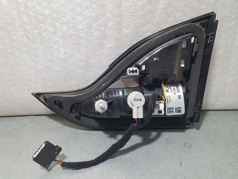 Recambio de piloto trasero izquierdo para opel zafira tourer expression referencia OEM IAM 39028599 428448700 INTERIOR