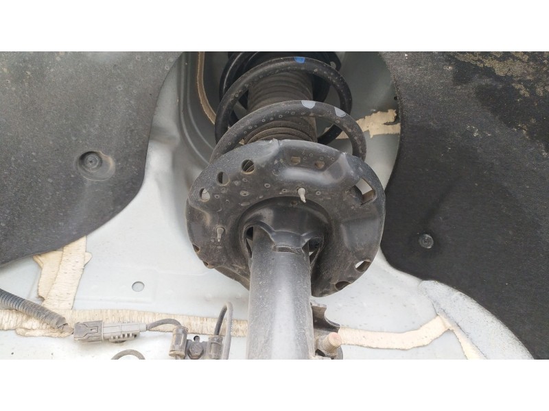 Recambio de amortiguador delantero izquierdo para kg mobility korando (c300) 1.5 referencia OEM IAM 4431037000  