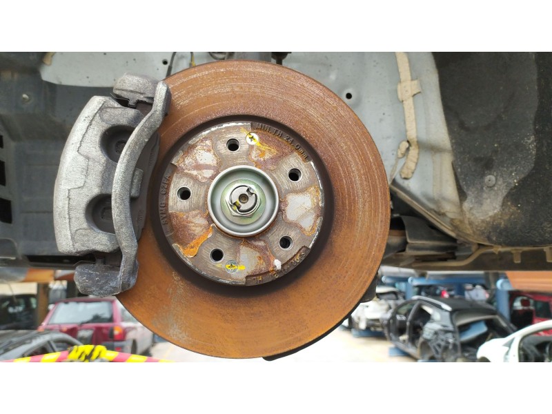 Recambio de mangueta delantera izquierda para kg mobility korando (c300) 1.5 referencia OEM IAM 4121037001  