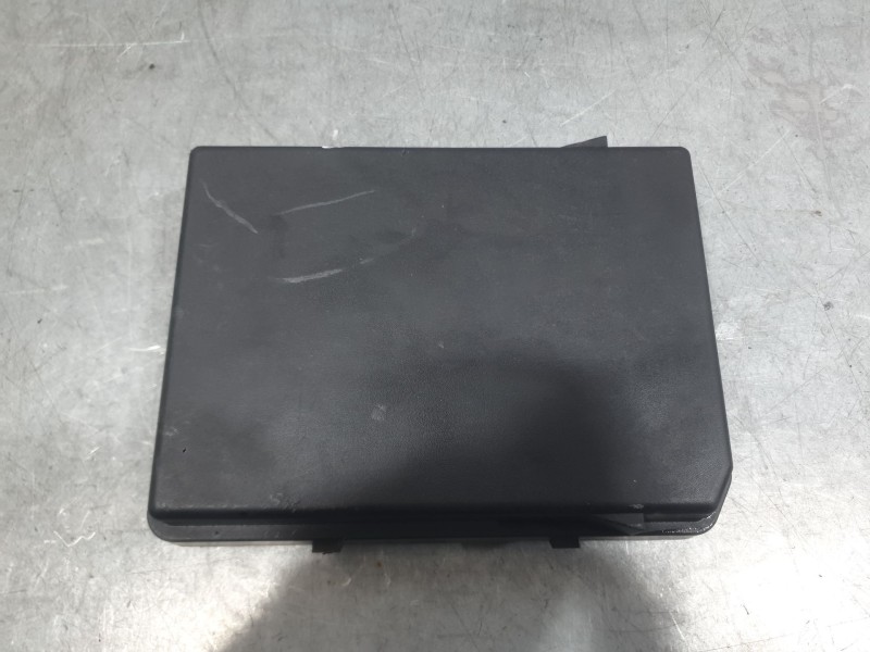 Recambio de caja reles / fusibles para dacia sandero iii 1.0 tce 90 referencia OEM IAM 284B719655  