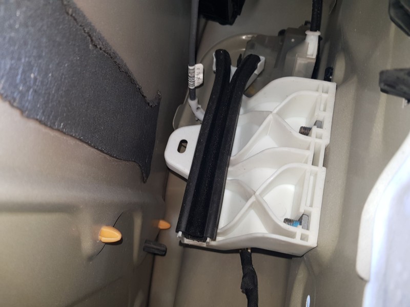 Recambio de cerradura puerta delantera derecha para citroën c3 iii (sx) 1.5 bluehdi 100 (sxyhyp, sxyhtu) referencia OEM IAM 9812