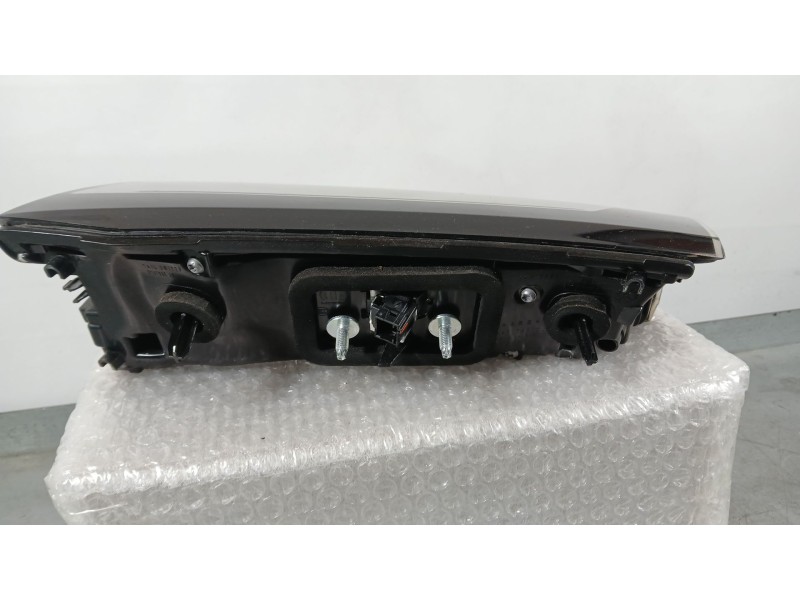 Recambio de piloto trasero derecho interior para peugeot 2008 ii (ud_, us_, uy_, uj_, ur_, uc_) 1.2 puretech 100 referencia OEM 