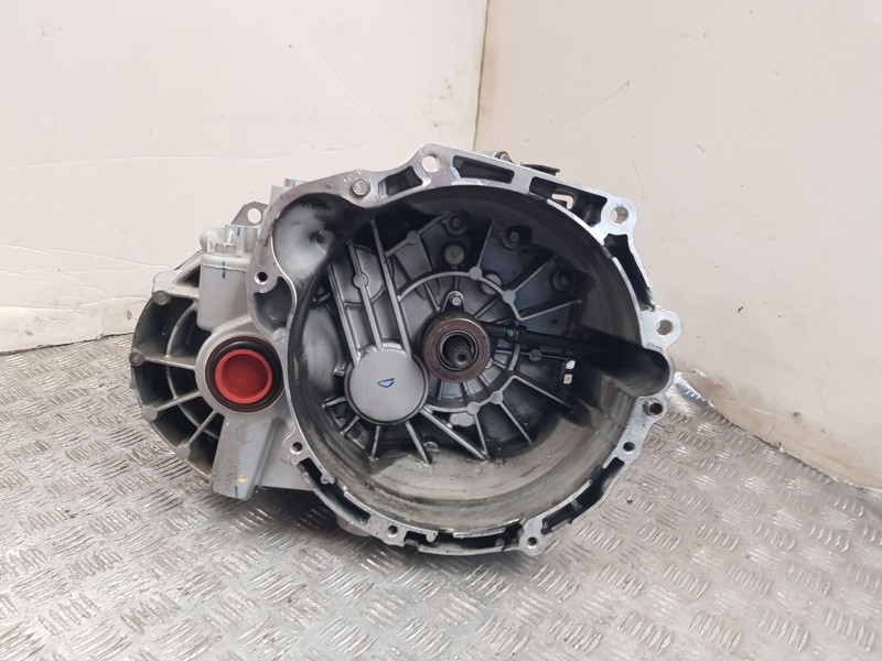 Recambio de caja cambios para kg mobility korando (c300) 1.5 referencia OEM IAM 3610037000 3102035320 